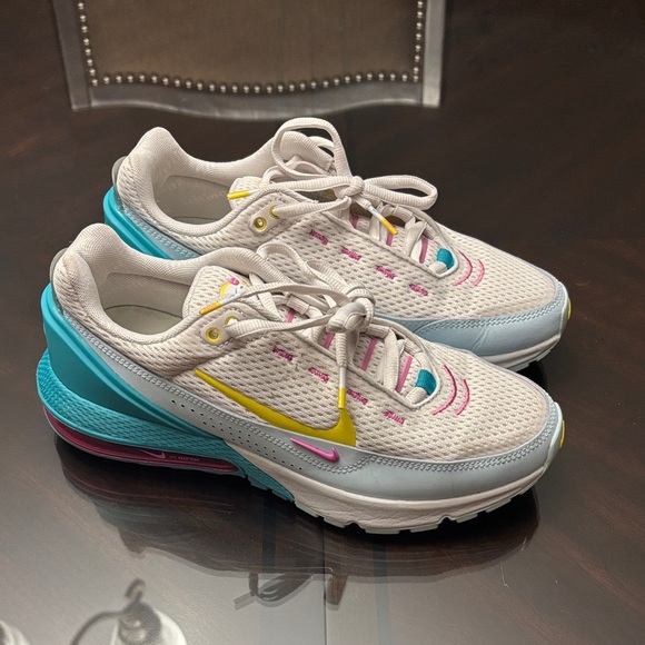 Nike Air Max Men’s 6.5 Womens 8
